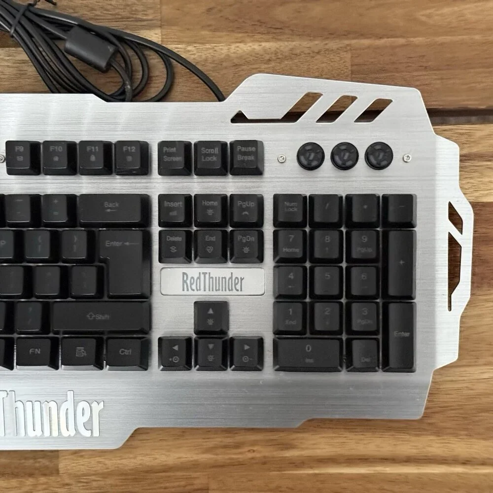 RedThunder K-900 Wired Semi-Mechanical Version Gaming‎ Keyboard Metal Frame Win